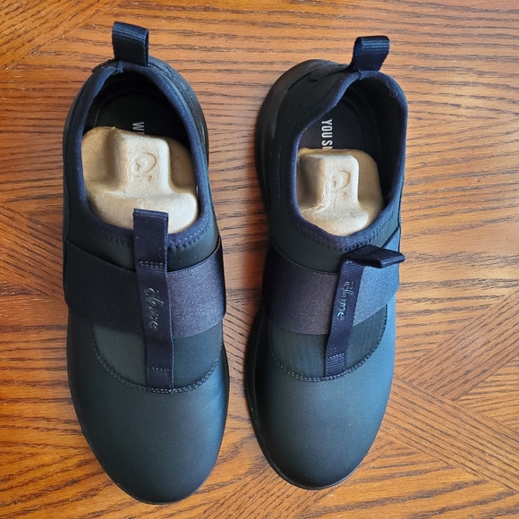 NWOT Clove Solo Sneakers - Picture 7 of 14